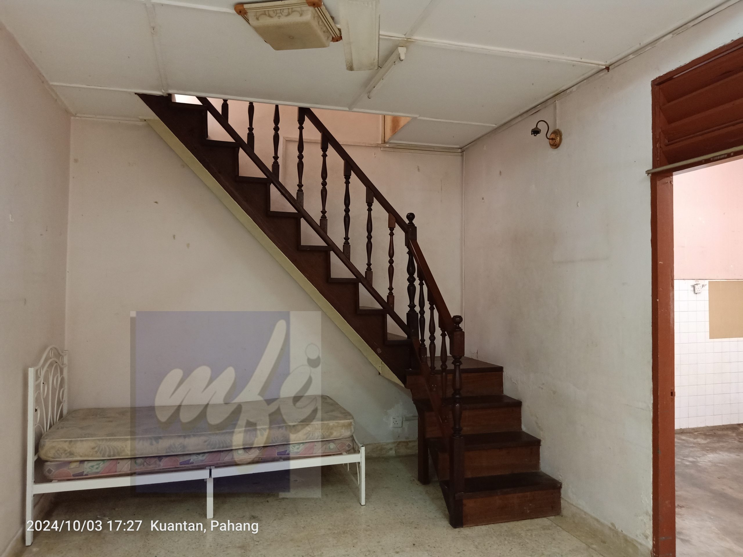 Picsart_24-10-04_11-37-26-199